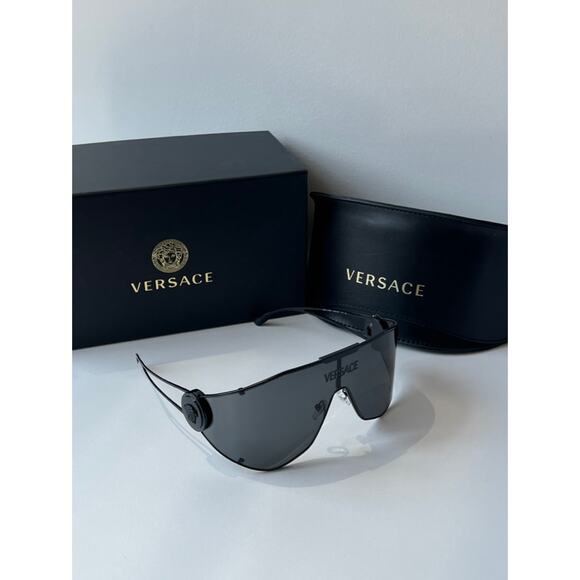 NEW SEASON Versace VE2268 Oversized Shield Sunglasses Black - Picture 2 of 11